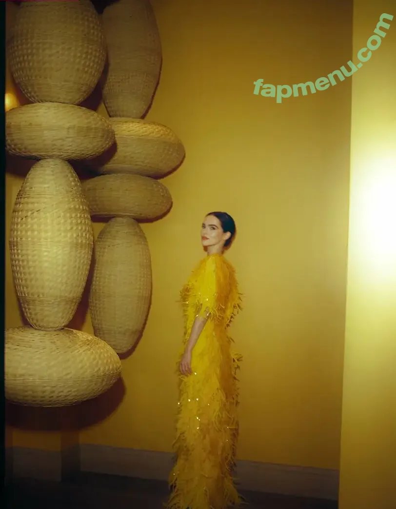 Zoey Deutch nude photo #1021 (zoeydeutch)