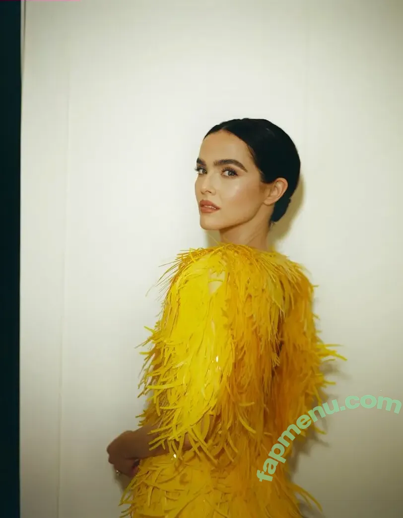 Zoey Deutch nude photo #1022 (zoeydeutch)