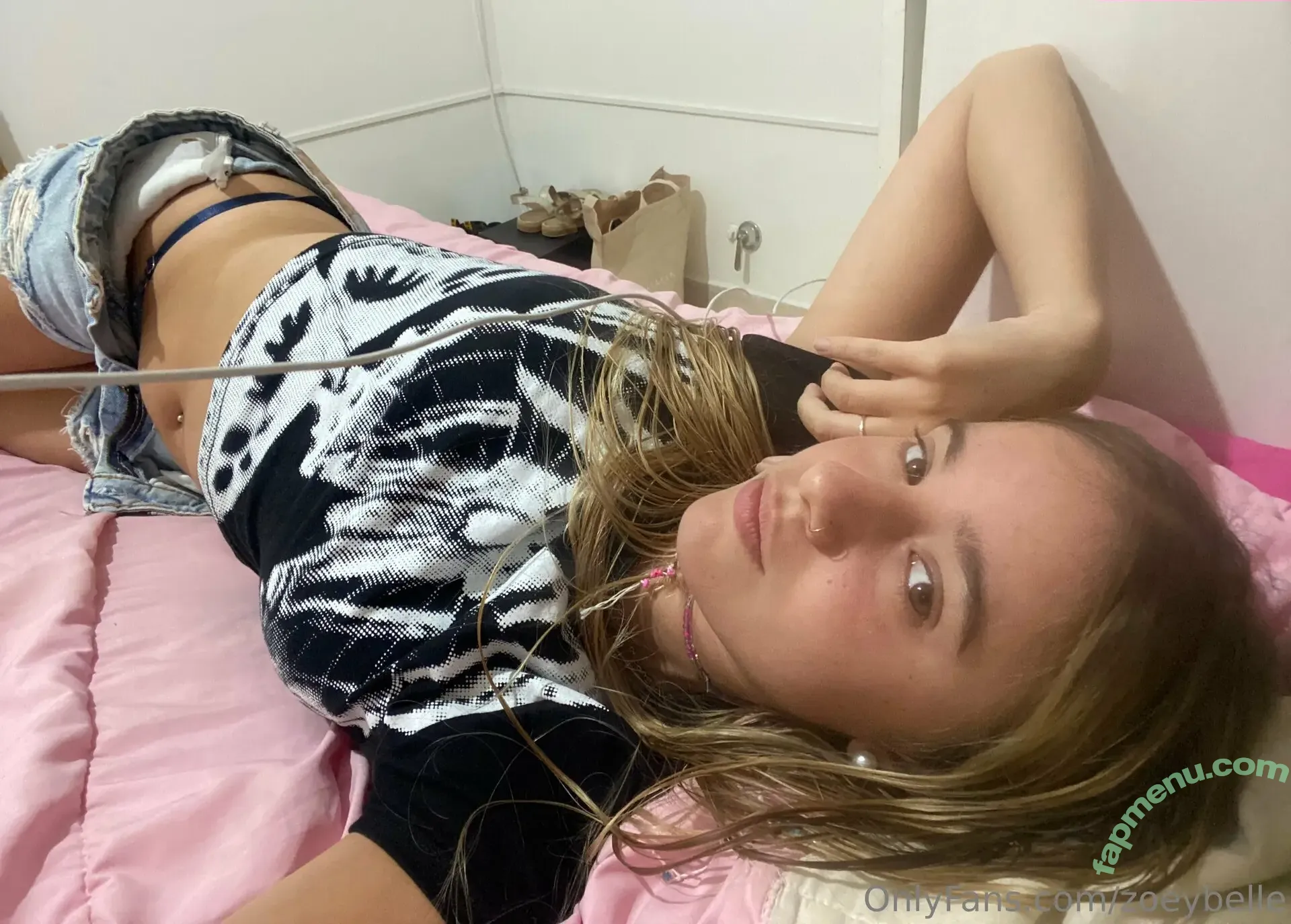 zoeybelle nude photo #0012 (zoeybelle)