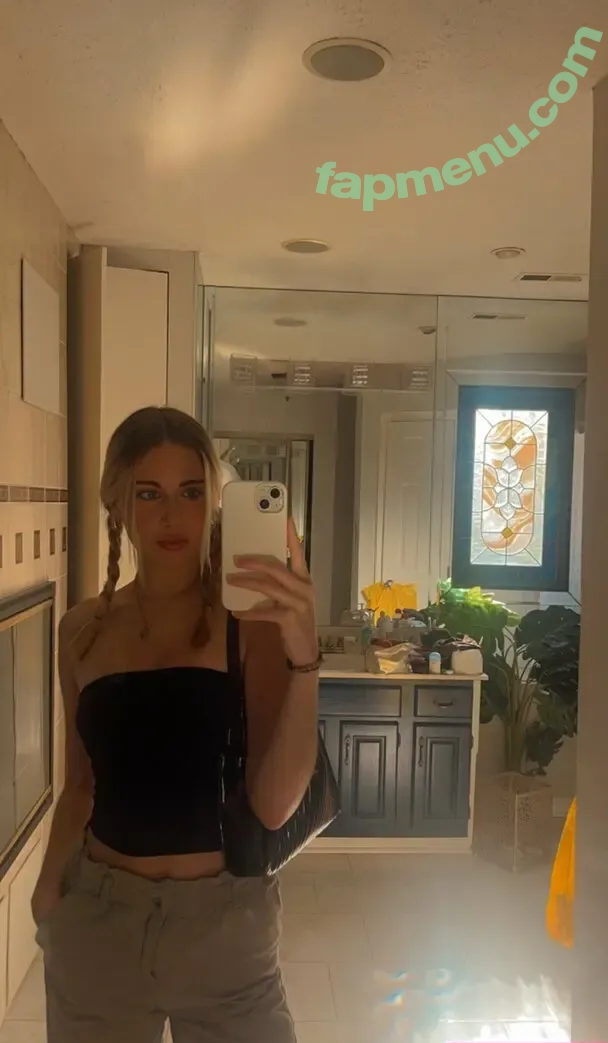 zoeykennedy nude photo #0002 (zoekennedy)