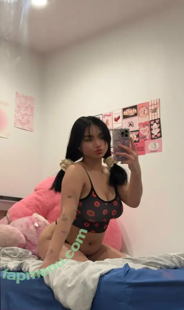 zoeylara nude photo #0019 (zoxlara)