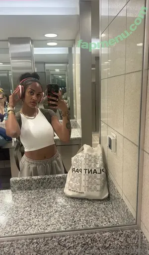 zoeysinnfree / zoeysinnxo nude photo #0040