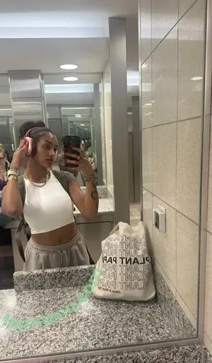 zoeysinnfree / zoeysinnxo nude photo #0041