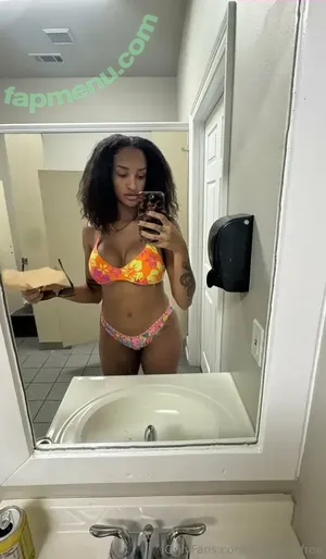 zoeysinnfree / zoeysinnxo nude photo #0043