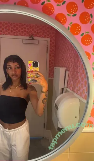 zoeysinnfree / zoeysinnxo nude photo #0050