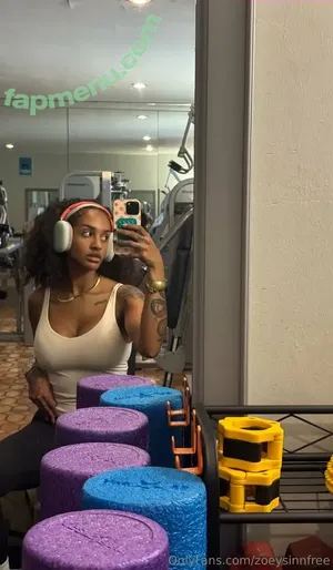 zoeysinnfree / zoeysinnxo nude photo #0051