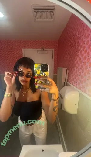 zoeysinnfree / zoeysinnxo nude photo #0053