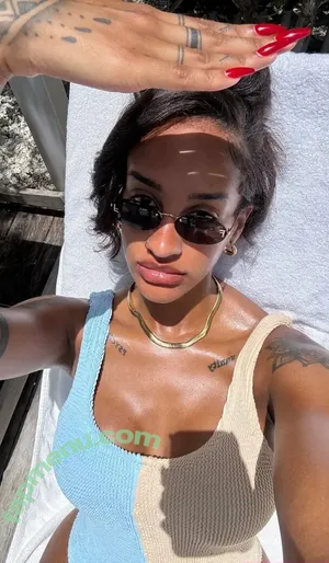 zoeysinnfree / zoeysinnxo nude photo #0054