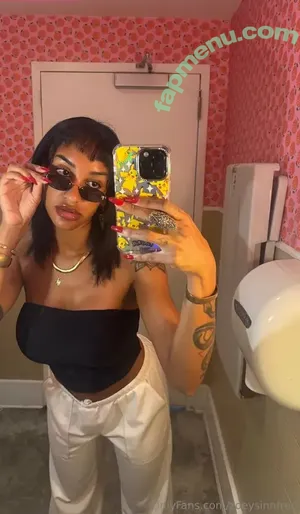 zoeysinnfree / zoeysinnxo nude photo #0056