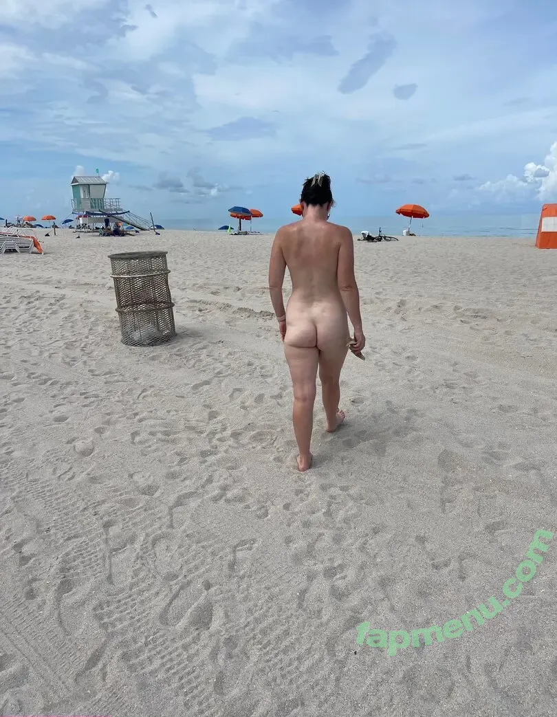 zoeytryingnewthings nude photo #0049 (robdeanhoskins)