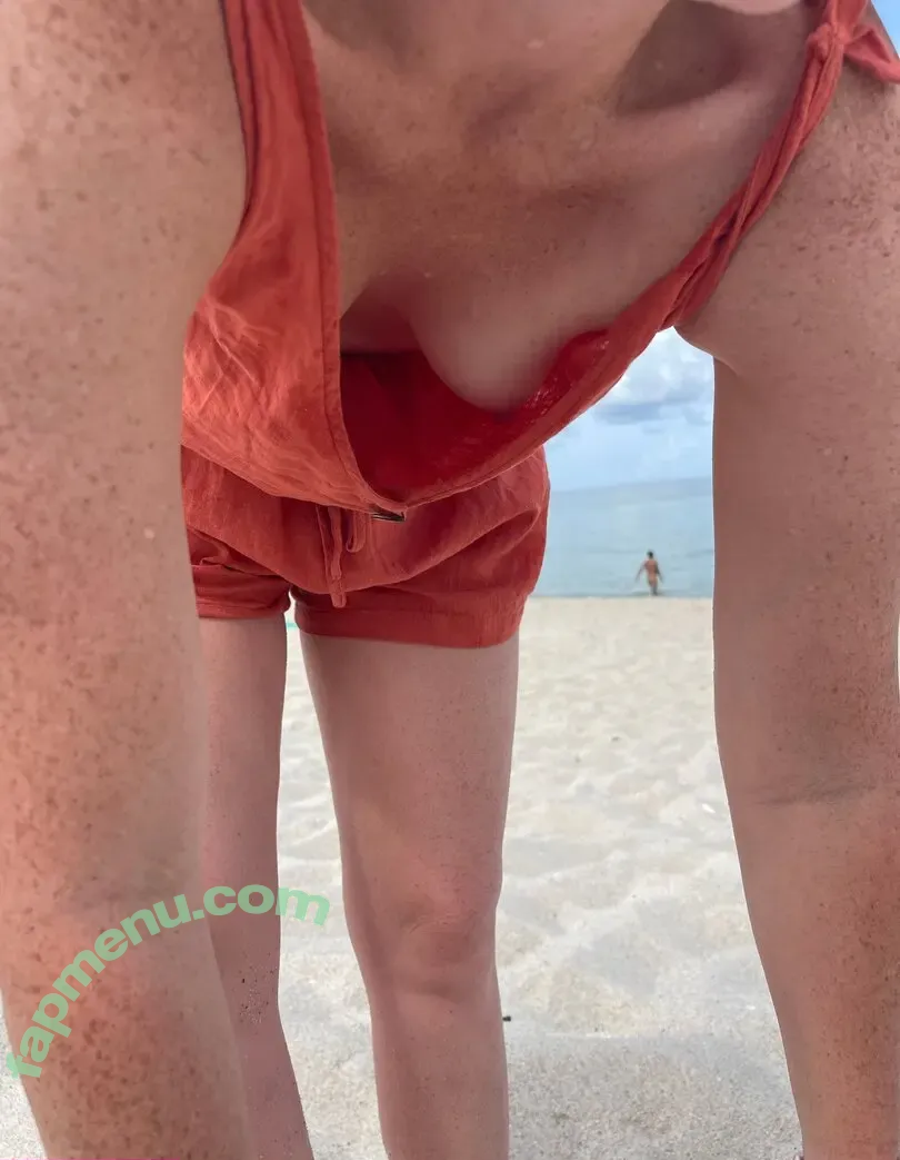 zoeytryingnewthings nude photo #0050 (robdeanhoskins)