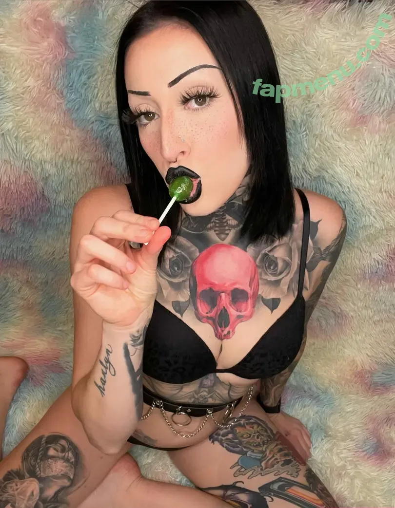 Zombaeundead nude photo #0001 (Zombaeundead)
