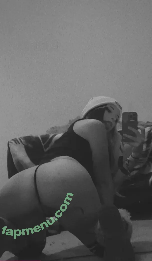 zombi3uwu nude photo #0010 (zombi3uwu)