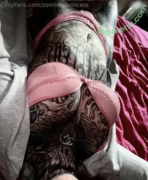 Zombieprinzessin / laurachesnok nude photo #0144