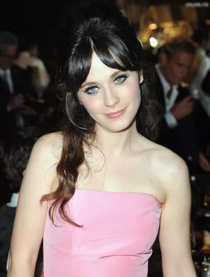 Zooey Deschanel / zooeydeschanel nude photo #0207