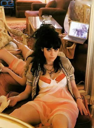 Zooey Deschanel / zooeydeschanel nude photo #0233