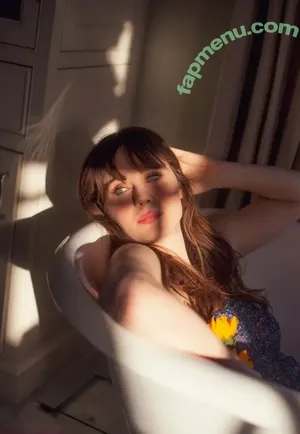Zooey Deschanel / zooeydeschanel nude photo #0305