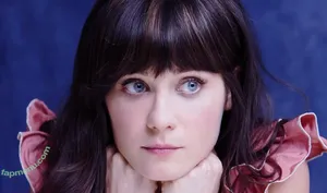 Zooey Deschanel / zooeydeschanel nude photo #0308