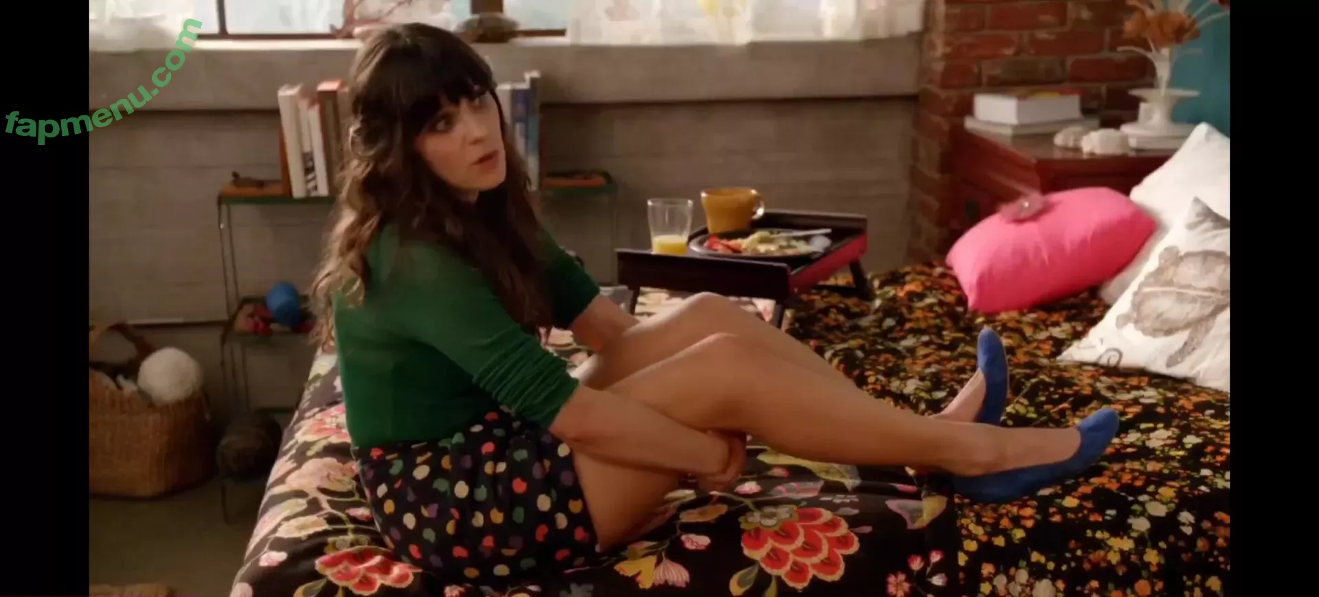 Zooey Deschanel nude photo #0060 (zooeydeschanel)