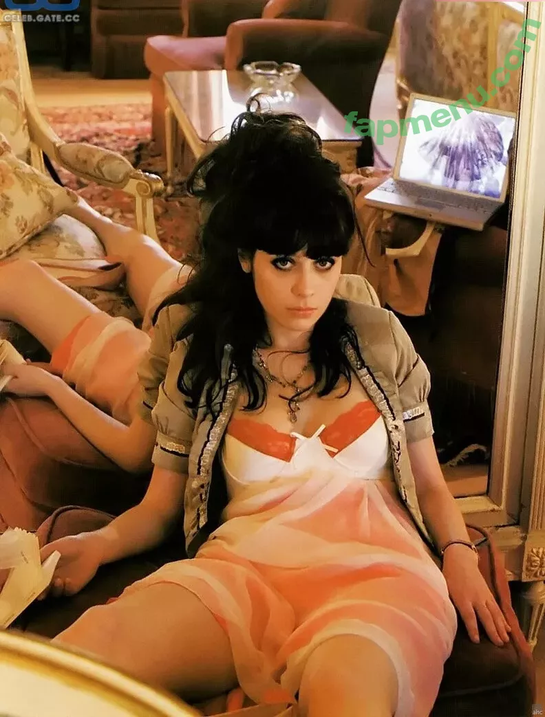 Zooey Deschanel nude photo #0233 (zooeydeschanel)