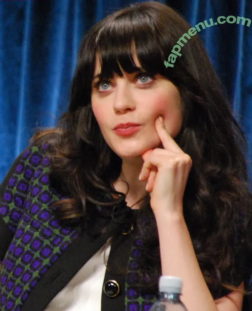Zooey Deschanel nude photo #0318 (zooeydeschanel)