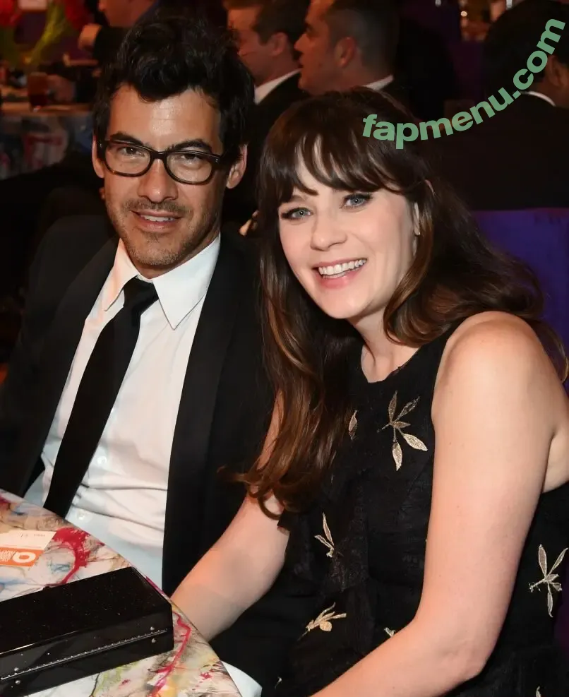 Zooey Deschanel nude photo #0330 (zooeydeschanel)