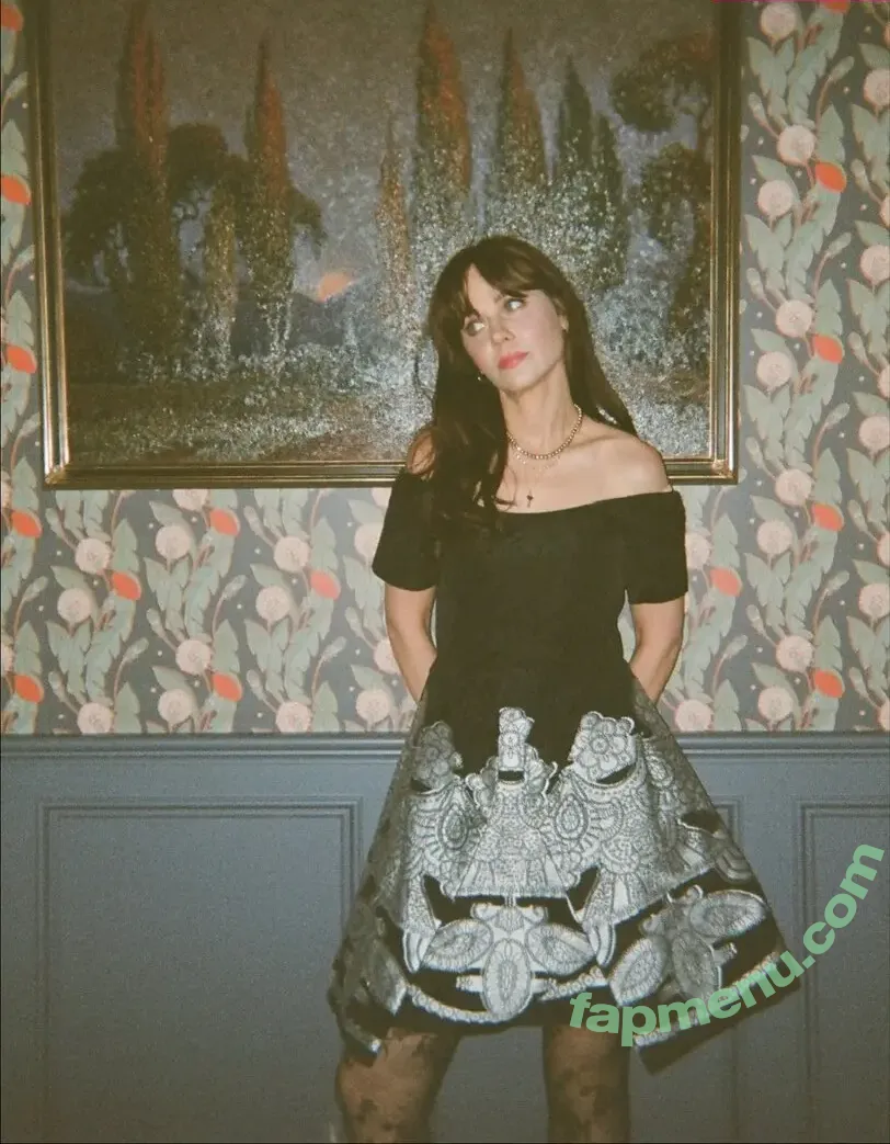 Zooey Deschanel nude photo #0354 (zooeydeschanel)