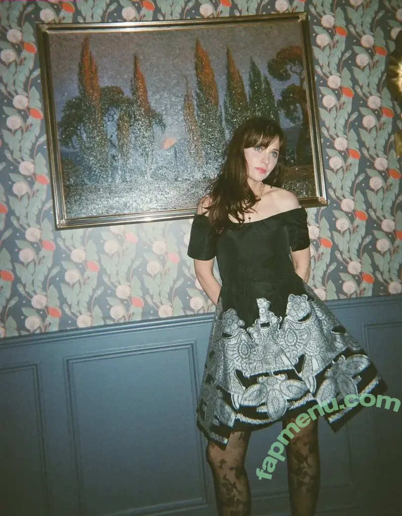 Zooey Deschanel nude photo #0356 (zooeydeschanel)