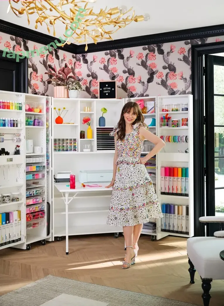 Zooey Deschanel nude photo #0419 (zooeydeschanel)