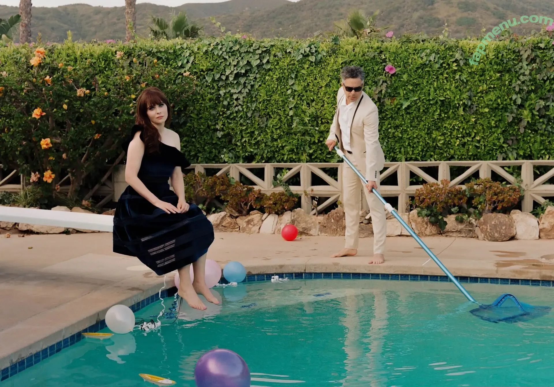 Zooey Deschanel nude photo #0422 (zooeydeschanel)