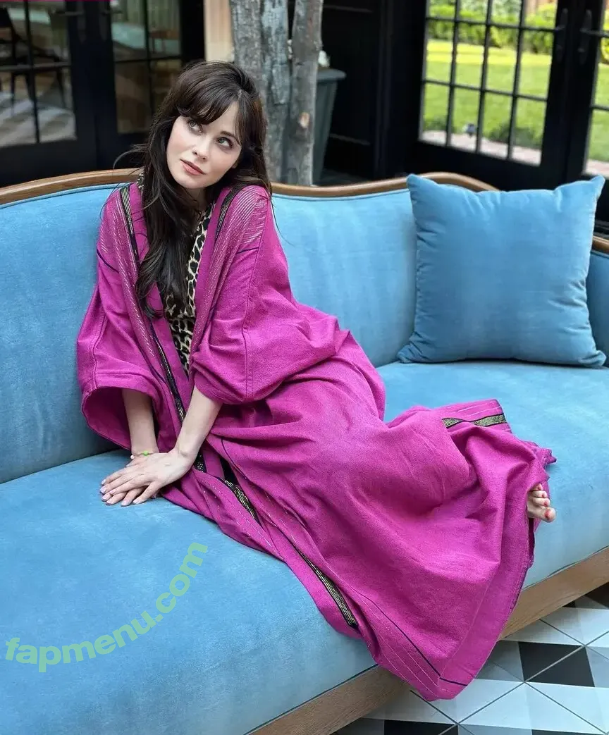 Zooey Deschanel nude photo #0424 (zooeydeschanel)