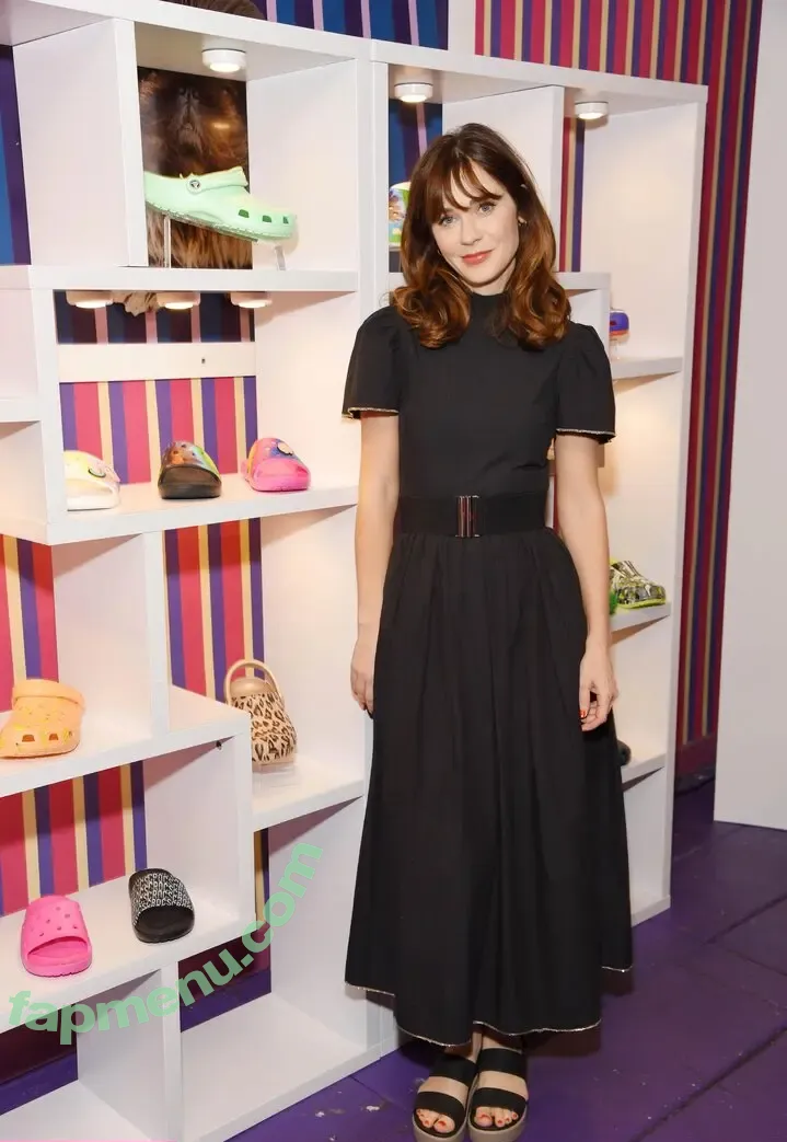 Zooey Deschanel nude photo #0432 (zooeydeschanel)