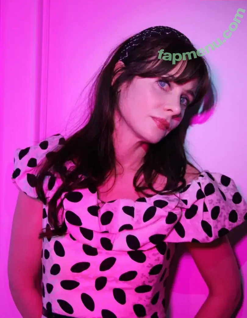 Zooey Deschanel nude photo #0436 (ZooeyDeschanel)