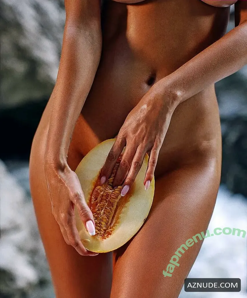 Zoryana Rudenska nude photo #0008 (Zoryana Rudenska)