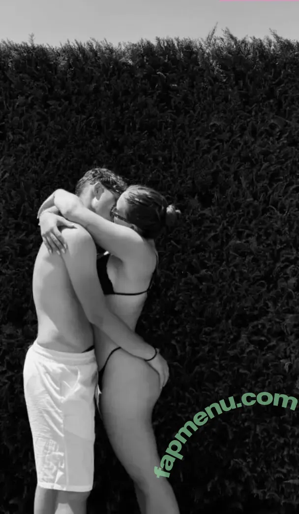 Zuleika Balzano nude photo #0021 (zulebalzano_)