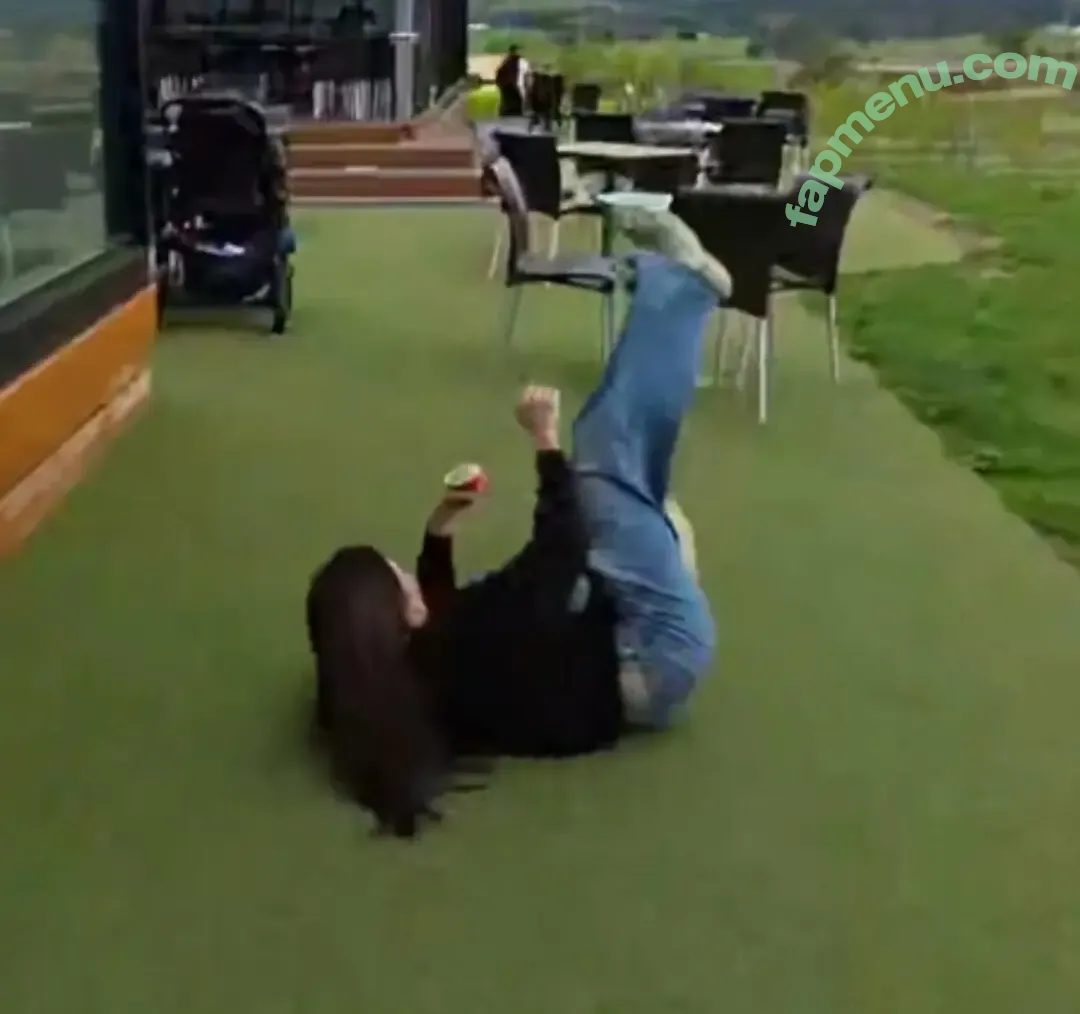 Zumi nude photo #0423 (zestyzumi)