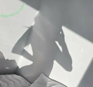 Zureeal nude photo #0085