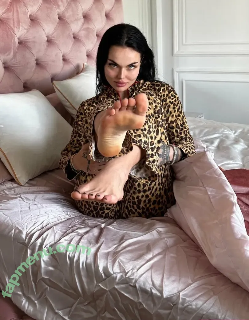 zusjeofficialfree nude photo #0006 (zusjeofficial)