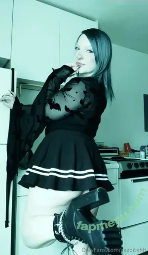 zxzbitxhh / lillbitxhh nude photo #0009