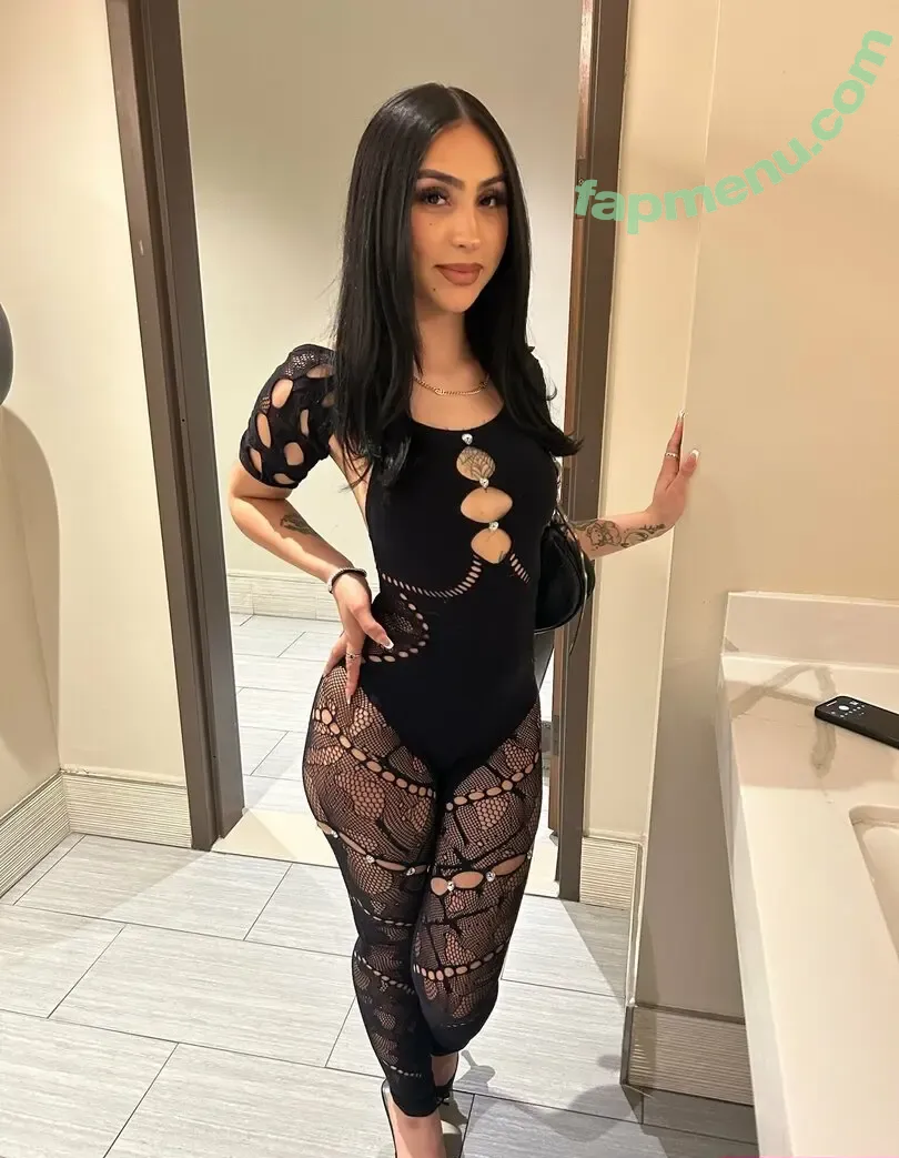 zzbabyzz nude photo #0025 (theofficialbabybzz)
